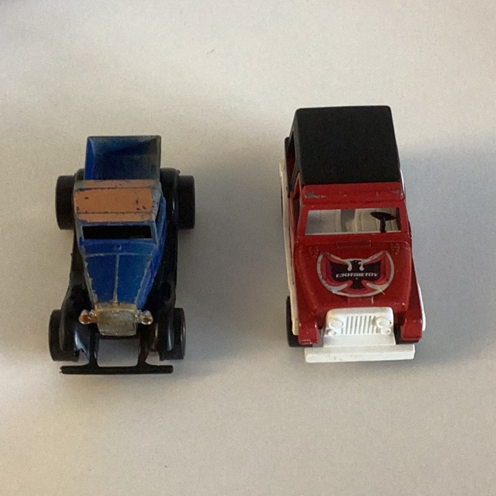 2 Vintage TootsieToy Diecast Cars